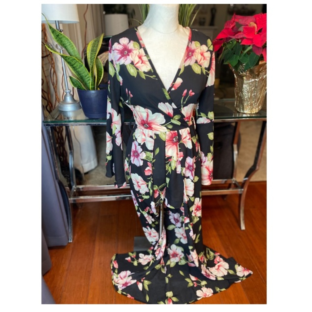 Floral romper w/ sweetheart neckline and train